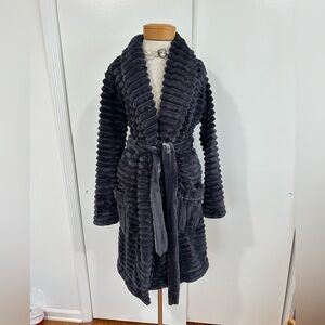 Anthropologie Mariposa Belted Robe With Front  Pockets Soft Warm Cozy Plush